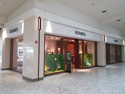 Hermès at Honolulu Airport